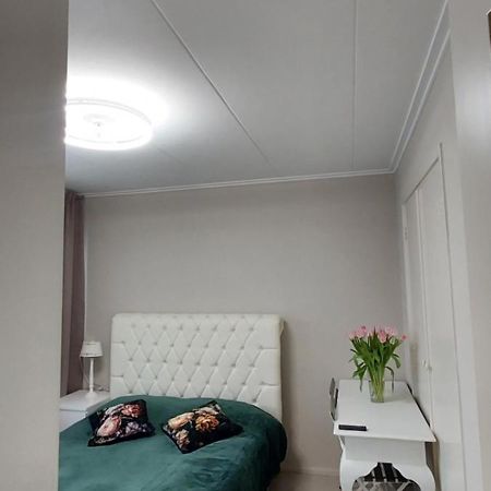 מאס-סלאוס Cozy Room In Host House Near Rotterdam מראה חיצוני תמונה